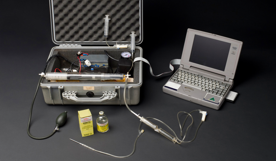 Philip Nitschke’s 1990s euthanasia machine is now owned by the Science Museum. Image: Philip Nitschke