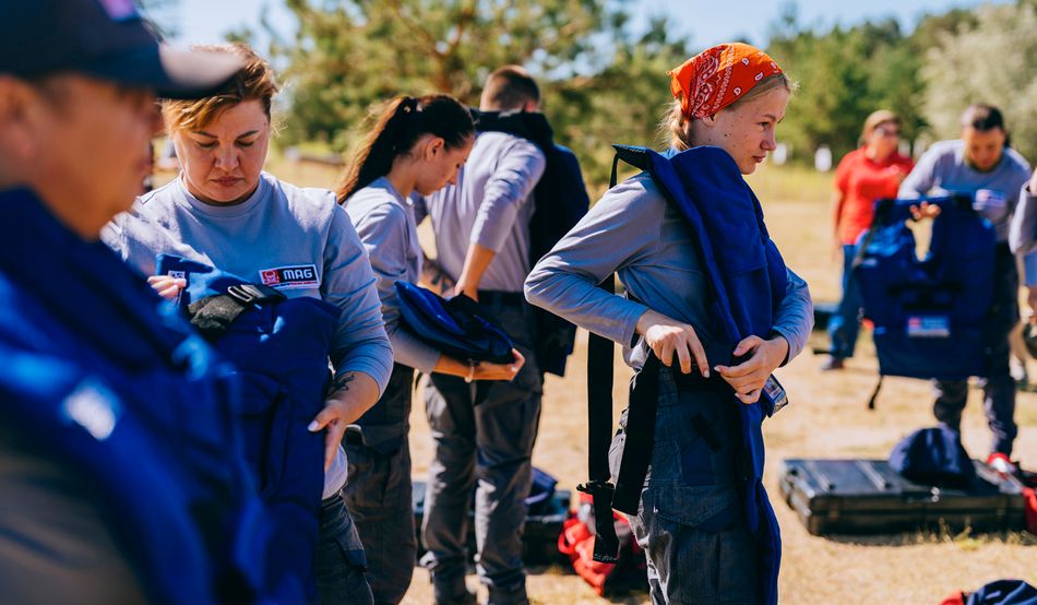 Trainees gear up. Credit: Julia Kochetova