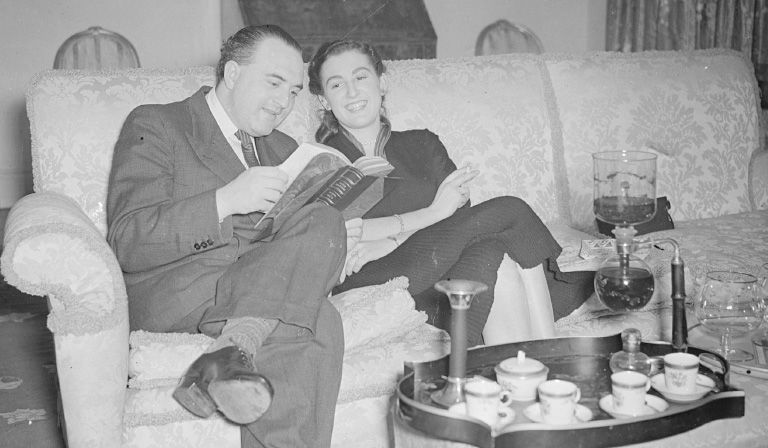 A brief reunion: Weidenfeld with his first wide, Jane Sieff, circa 1952 © Evening Standard/Getty Images