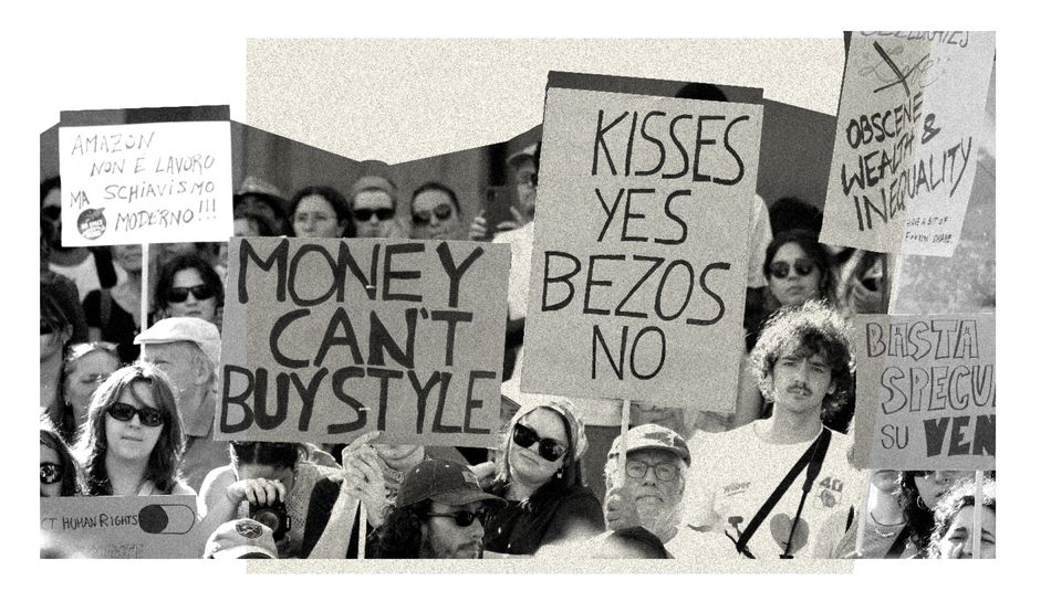 No baci for Bezos: Venetians protested against the decadence and excess of the Amazon founder’s wedding in their city © Alamy