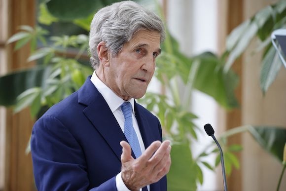 US Special Envoy for Climate John Kerry gives a speech at the Royal Botanic Gardens, Kew, southwest London on July 20, 2021. (Photo by Tolga Akmen / AFP) (Photo by TOLGA AKMEN/AFP via Getty Images)