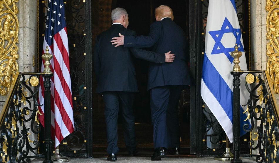 The long goodbye? Donald Trump and Benjamin Netanyahu  at Trump’s Mar-a-Lago residence in Florida last year. Image: Jim Watson/AFP via Getty Images