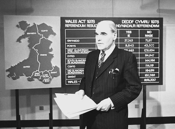 Chief Counting Officer Lloyd Jones at the Welsh Office in Cardiff when he announced the result of the Welsh referendum on devolution. All eight Welsh counties recorded a resounding 'NO' vote. Photo: PA/PA Archive/PA Images