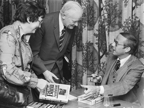 Stranger than fiction: John Dean, former adviser to Nixon, signs copies of “Blind Ambition” © BNA Photographic / Alamy Stock Photo