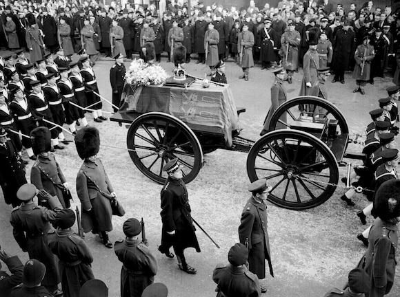 King George VI's coffin taken in procession from Windsor Railway Station the funeral service in St. George's Chapel. Credit: PA images/Alamy