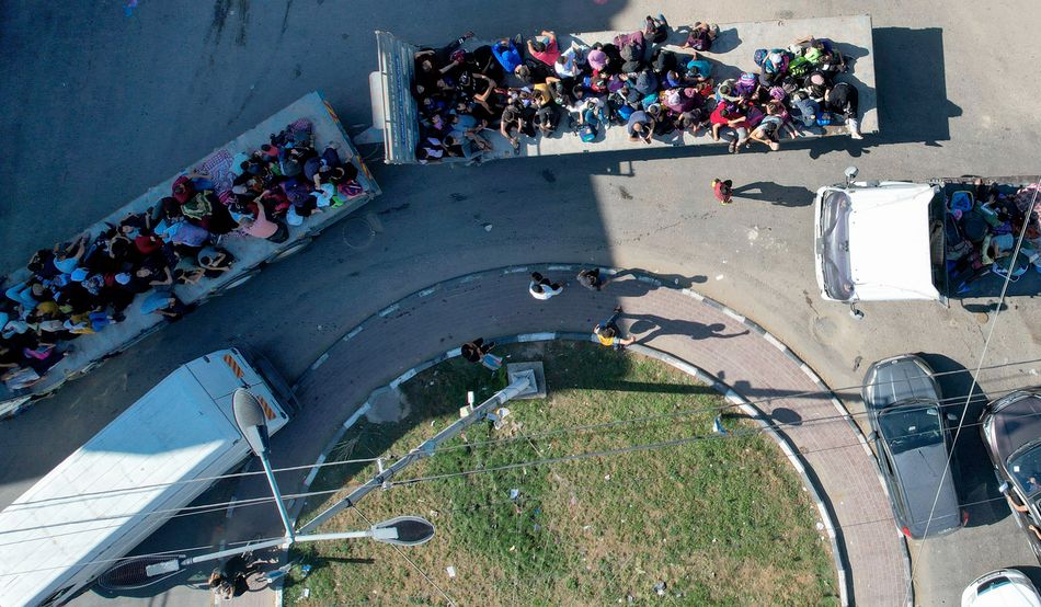 Leaving Gaza City: Palestinians flee northern Gaza for the south on 13th October, amid warnings of an Israeli ground invasion